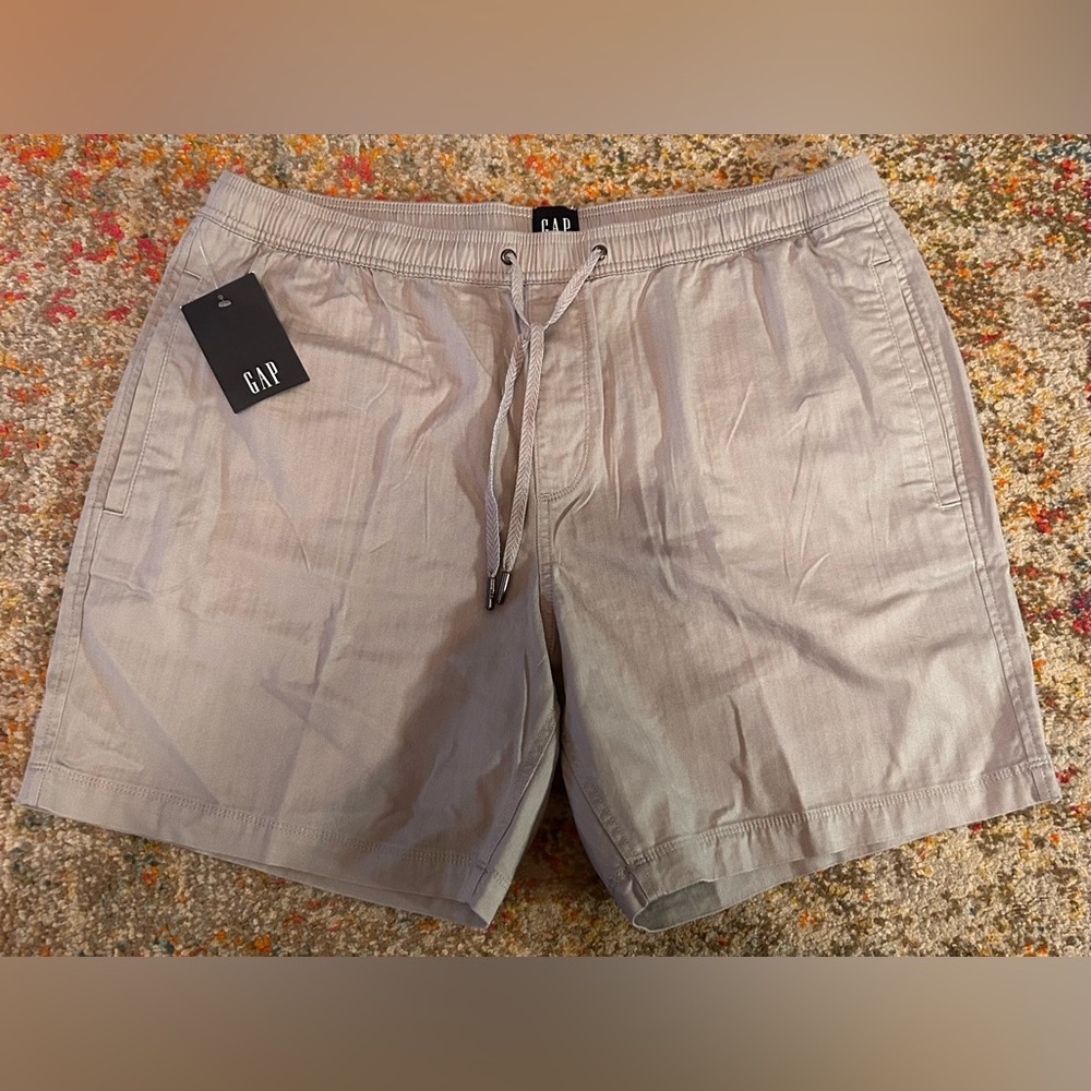GAP Men’s Elastic/Draw String Tan Shorts Shorts Size XL. NWT